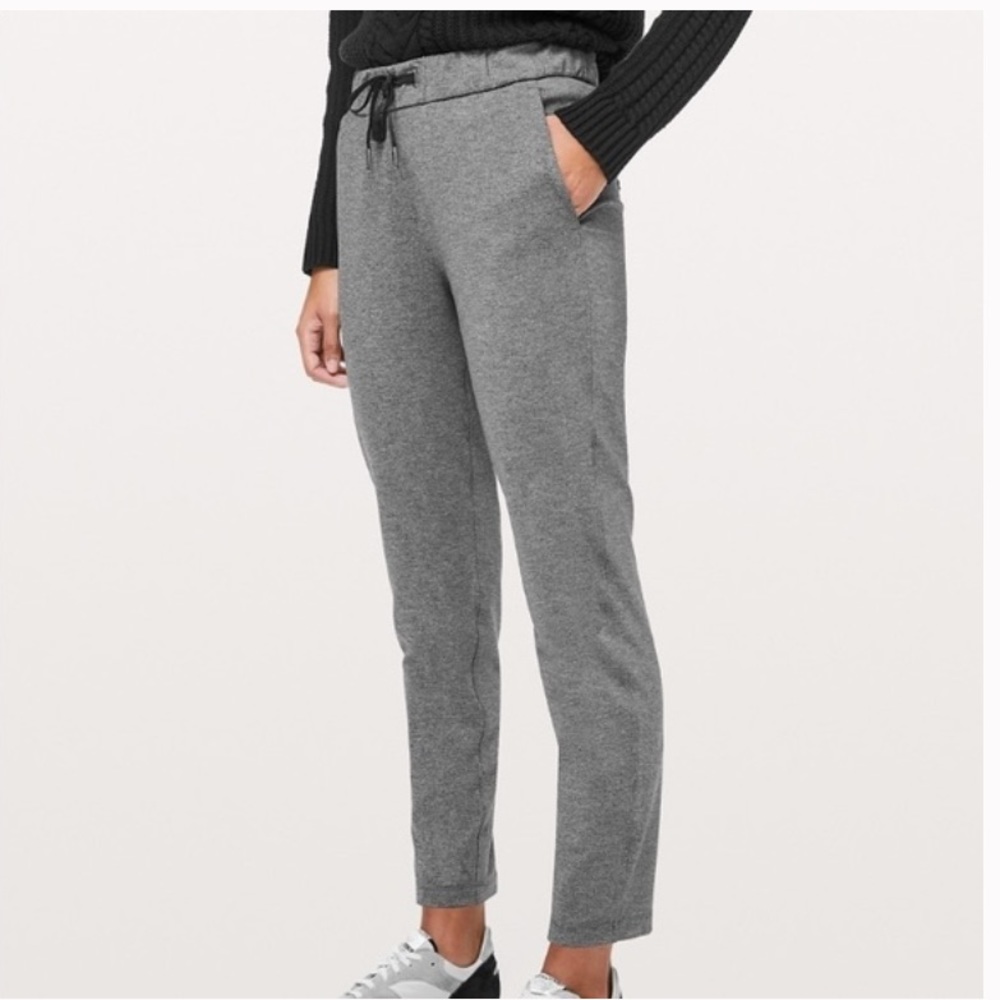 Lululemon On the Fly pants-heathered black-size 8
